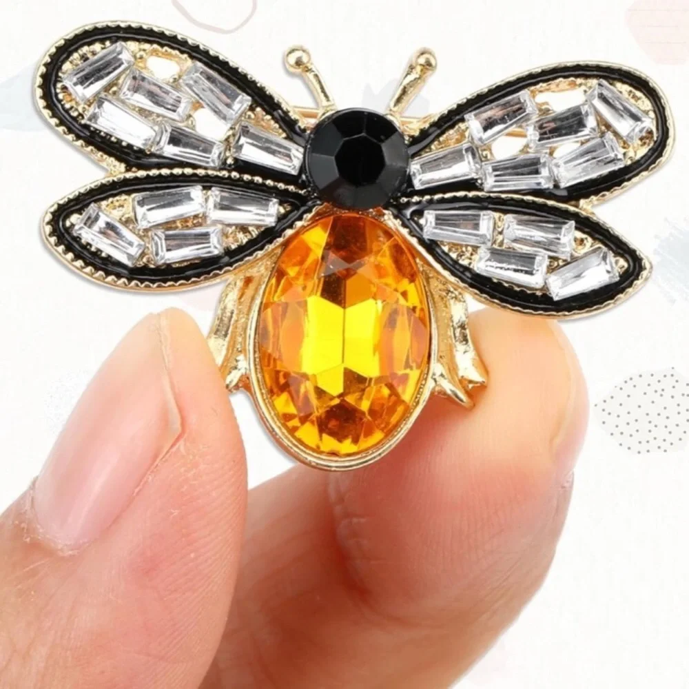 Vintage 24l Gold Plated Honey Bee Crystal Brooch with Amber and Black Accents